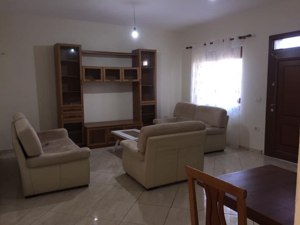 Jepet me qera Apartament 2+1 ne Astir 4