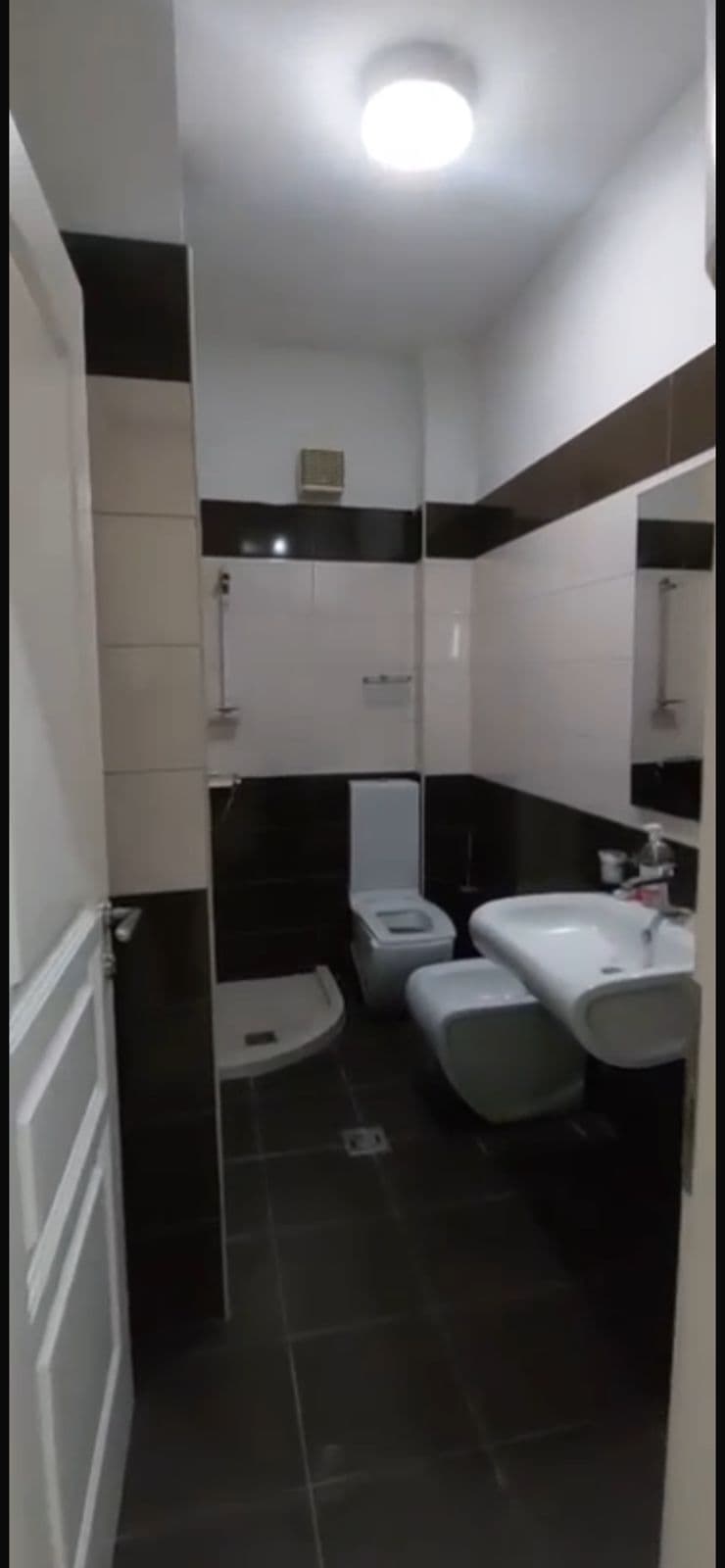 Jepet me qera ambient biznesi tek "5 Maji"/600 euro 3
