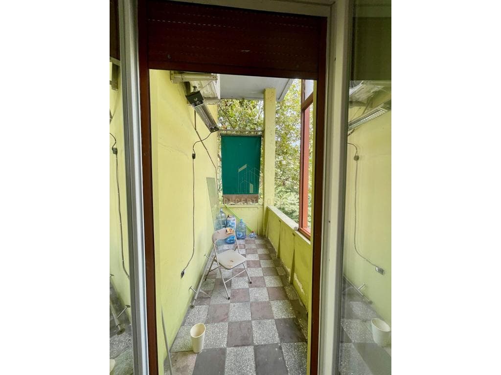 Jepet me qera ambient Biznesi ne Bllok 3