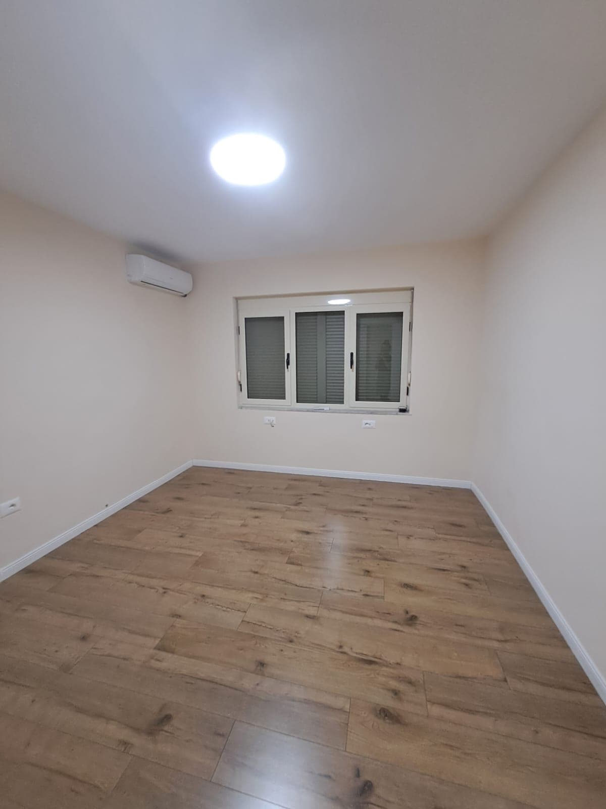 Apartament 2+1 Me Qira në Qendër të Tiranës - 1200€ | 90 m² 3