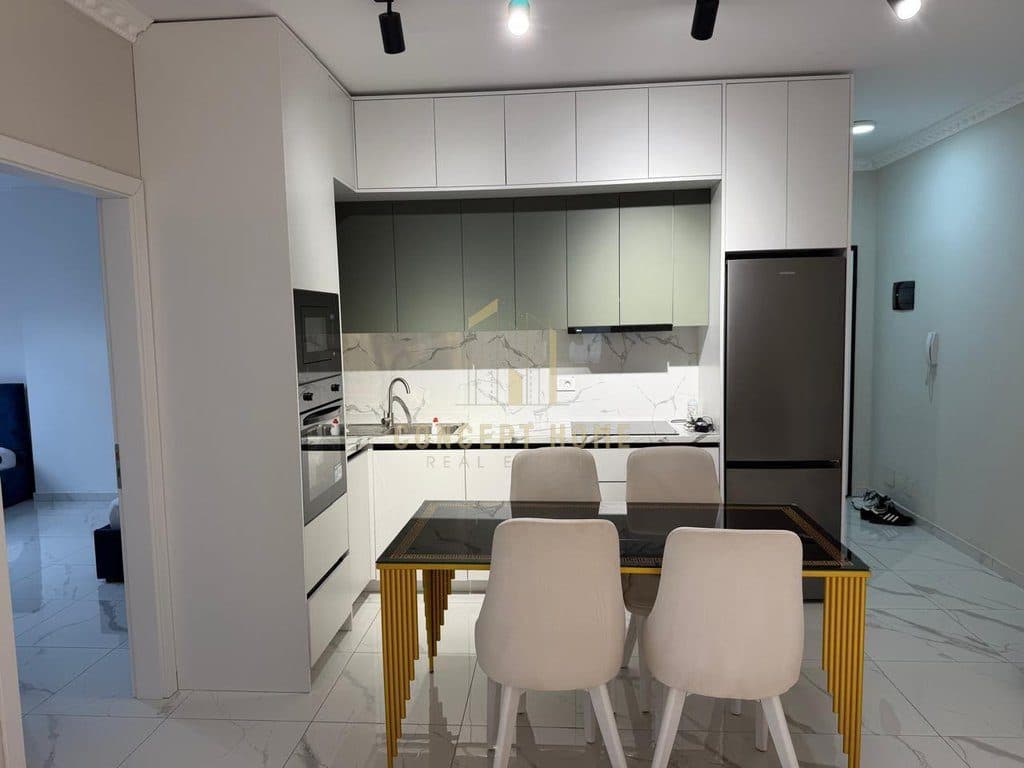 Jepet me qera Apartament 2+1 ne Kamez 2