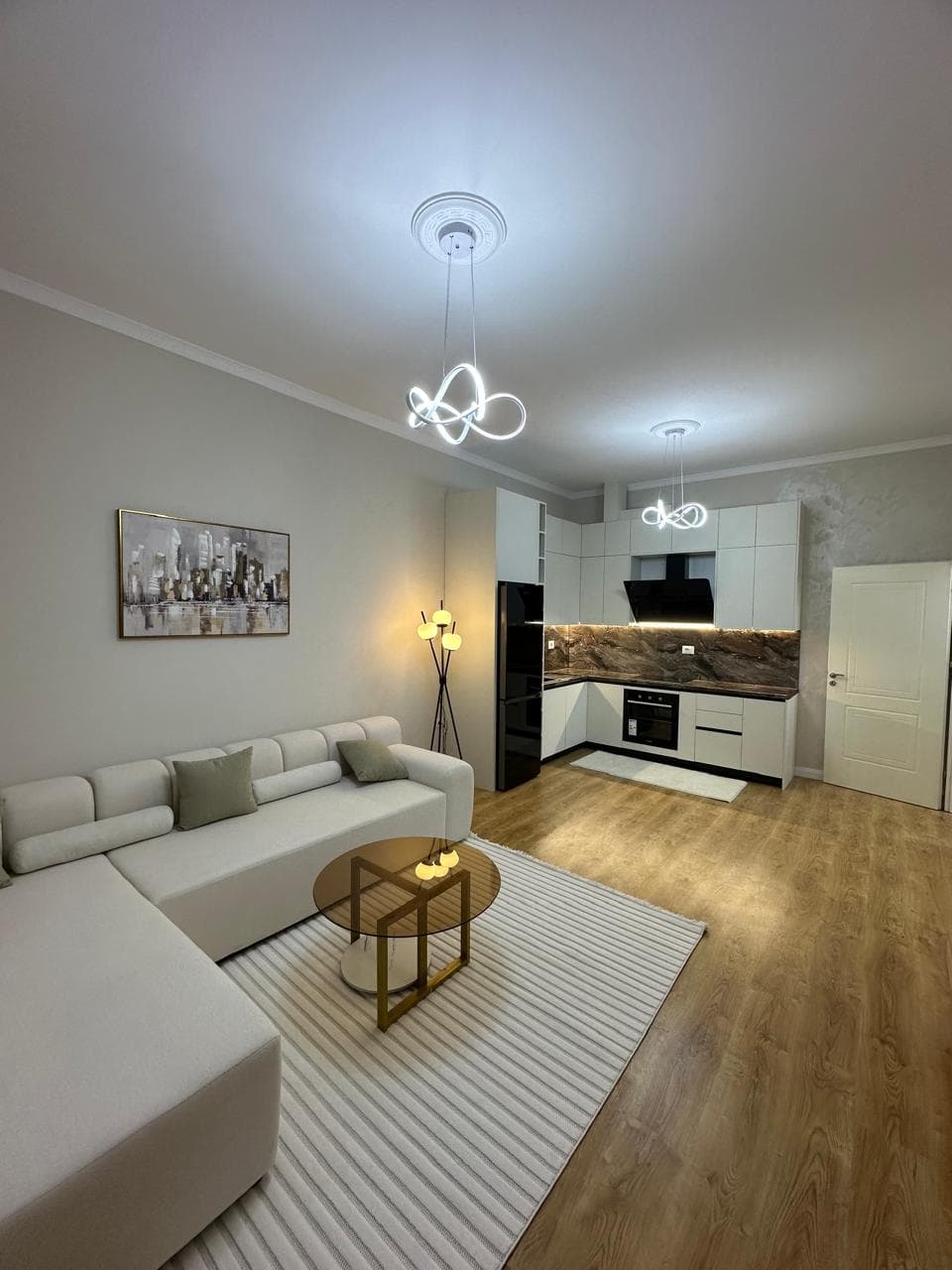 Shitet Apartament 2+1 ne Astir