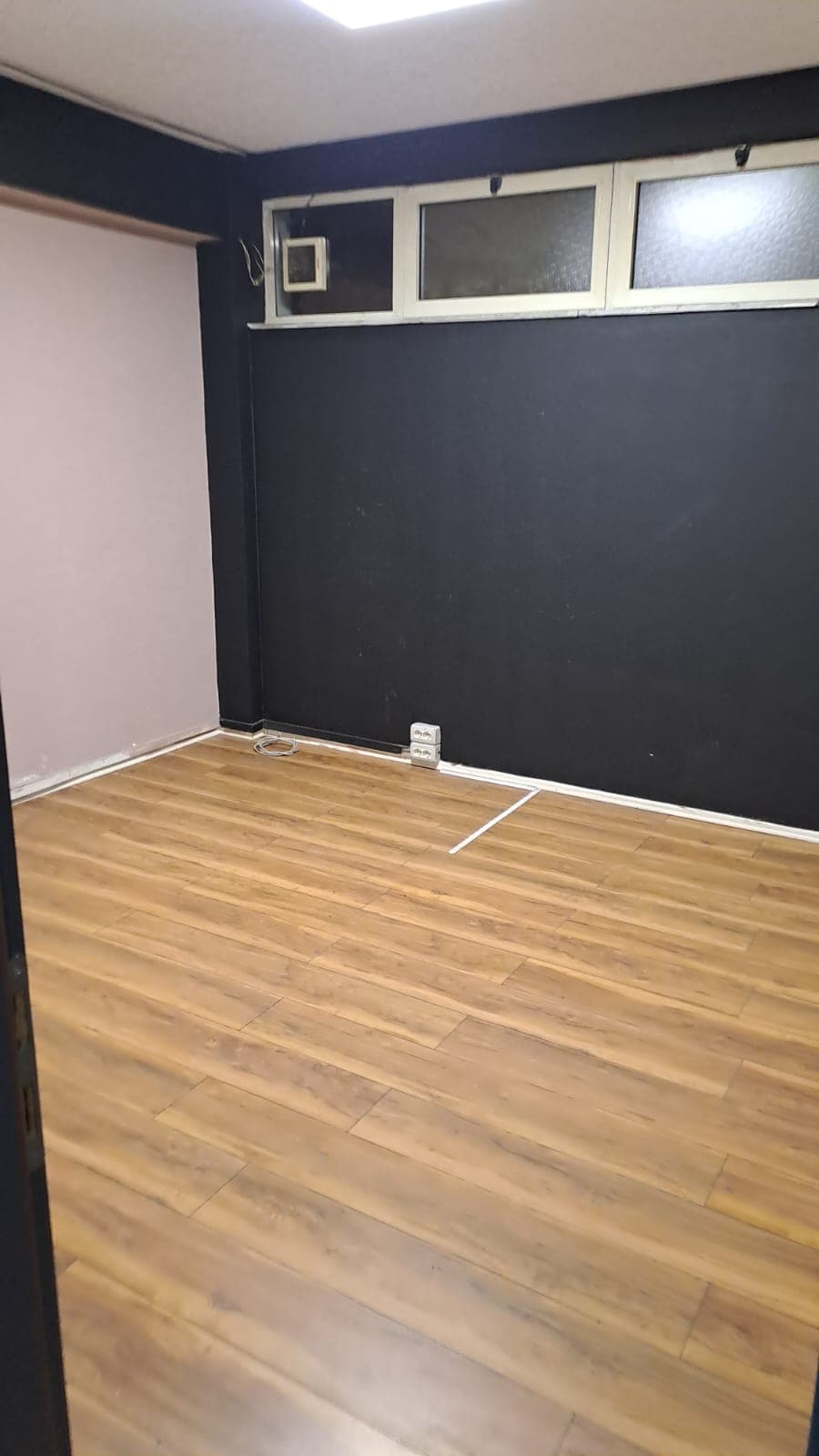 Jepet me qera ambient biznesi te 21 Dhjetori. 4