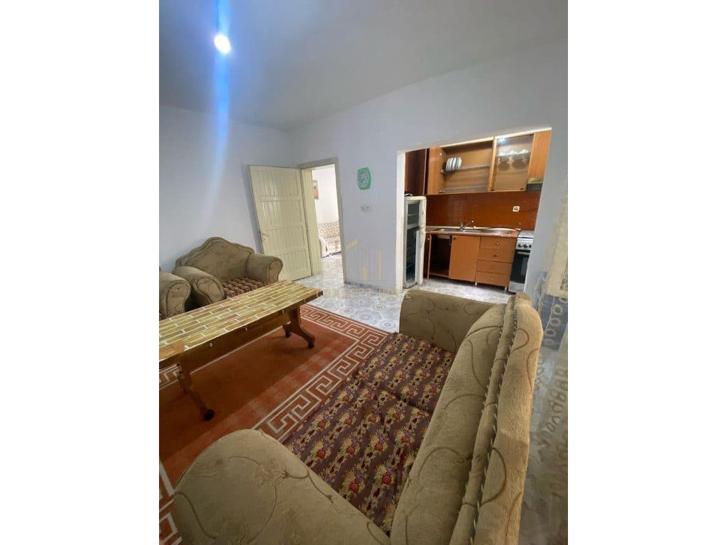 Jepet me qera apartament 1+1 Ne Laprak/Cmimi:300 Euro 2