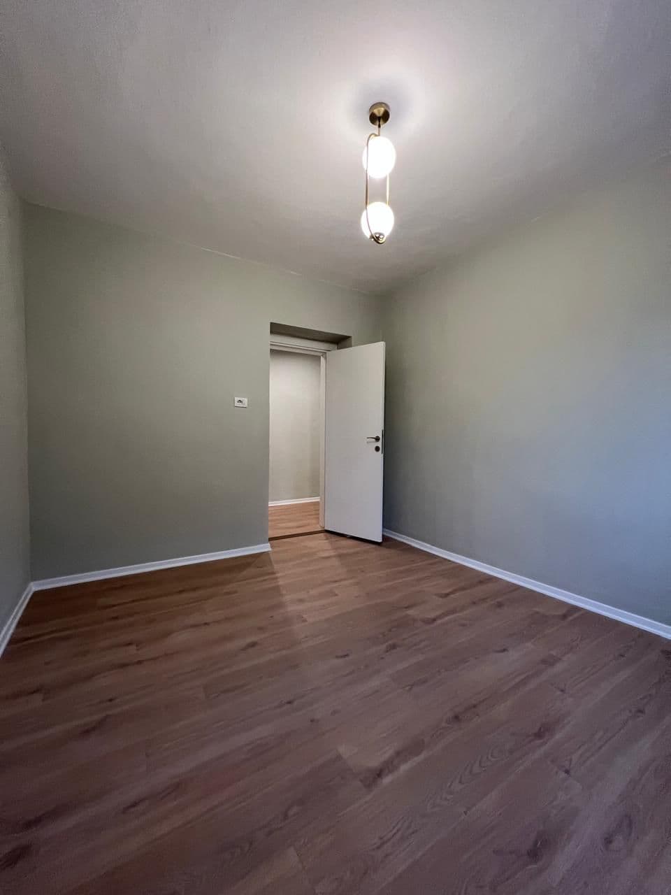 Shitet apartament 1+1 Ali Dem 4