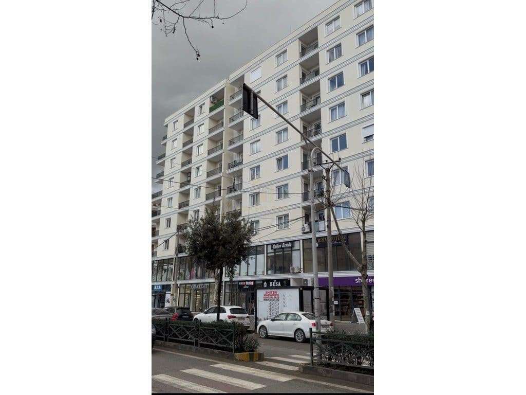 Jepet me qera ambient biznesi ne Kamez/1.100 euro