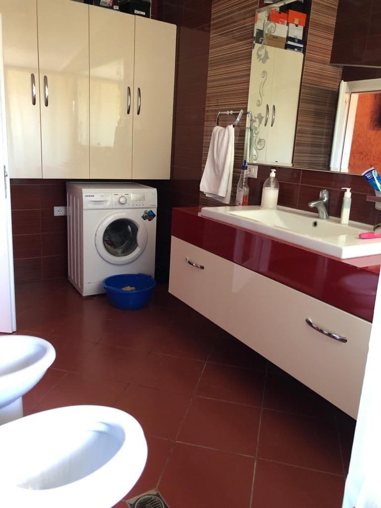 Shitet apartament 4+1+2 ne Fier 3
