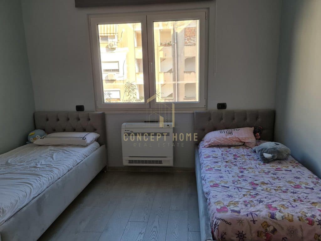 Jepet me qera Apartament 3+1 tek Garda