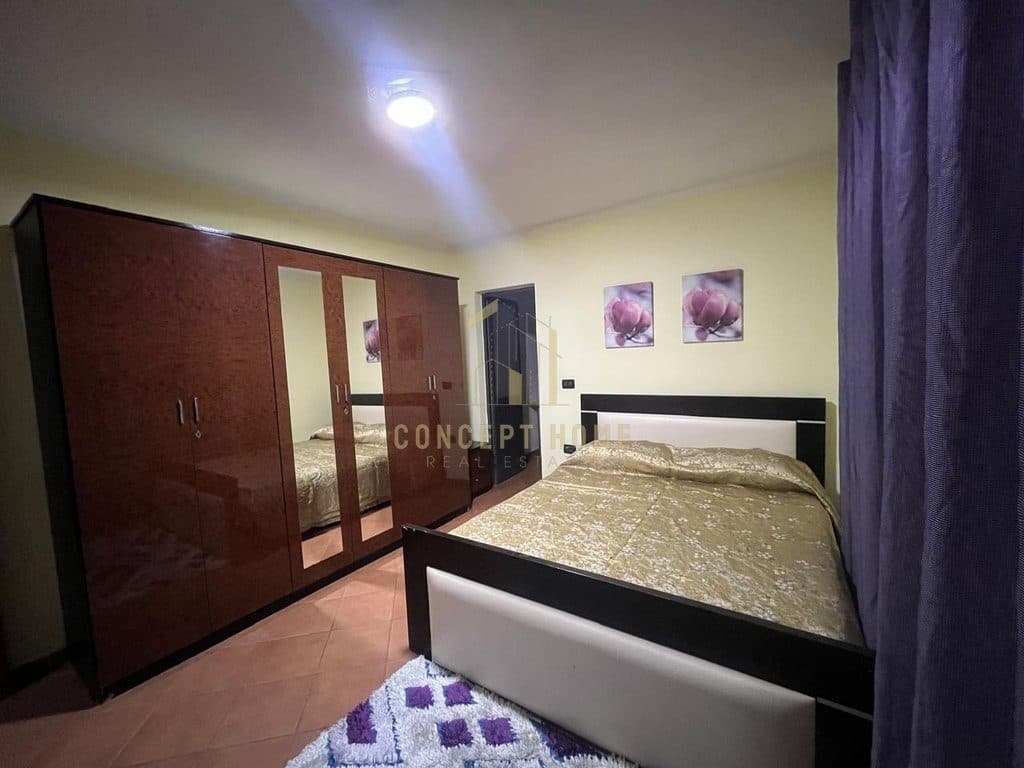 Jepet me qera apartament 1+1 tek Bulevardi Zogu i Pare. 4
