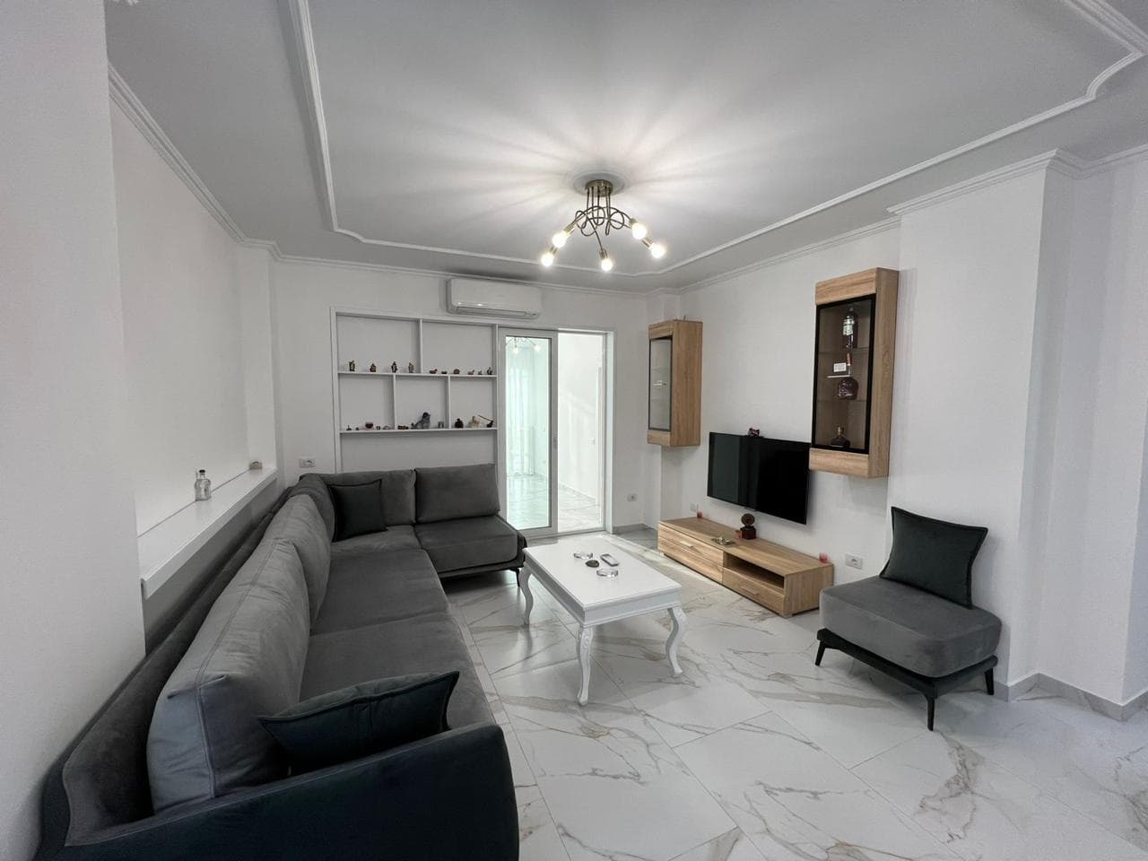 Jepet me qera apartament 2+1+2 , Sheshi Willson. 2