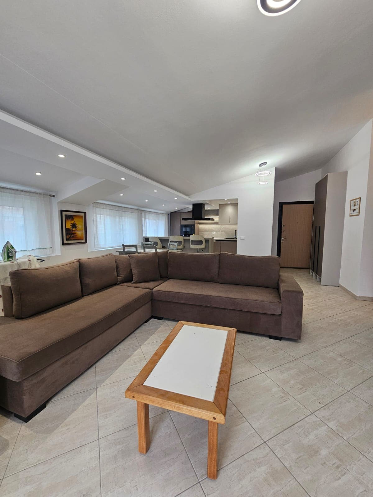 Apartament 2+1+2 Me Qira në Fresk Tiranë - 700€ | 170 m² 2