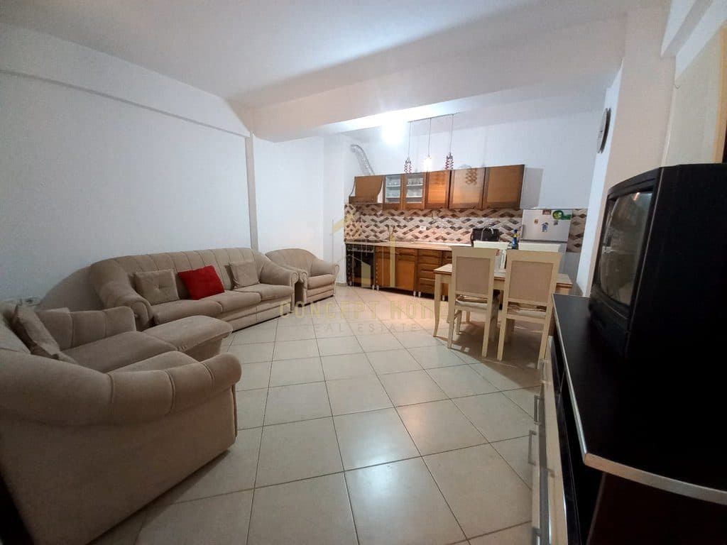 Jepet me qera apartament 1+1 tek Kthesa e Kamzes.