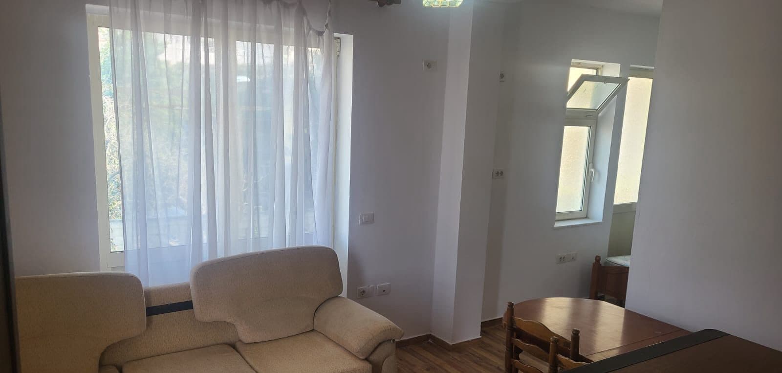 Jepet me qera garzoniere tek Tregu Elektrik 3