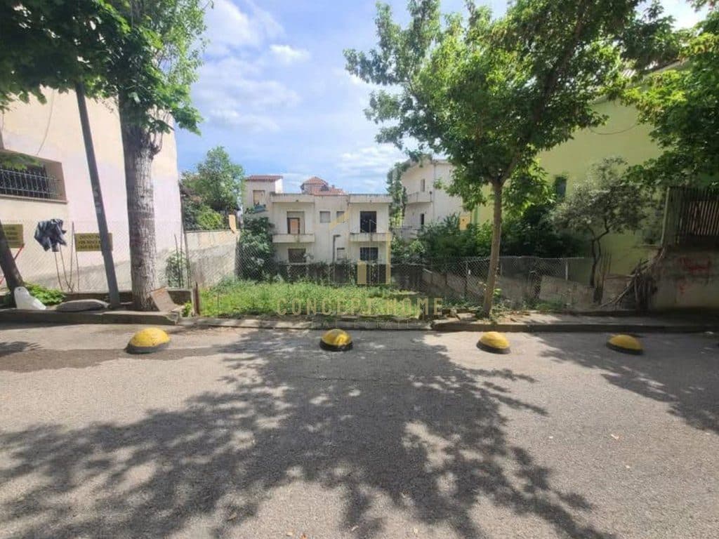 Shitet toke tek Kodra e Priftit 3