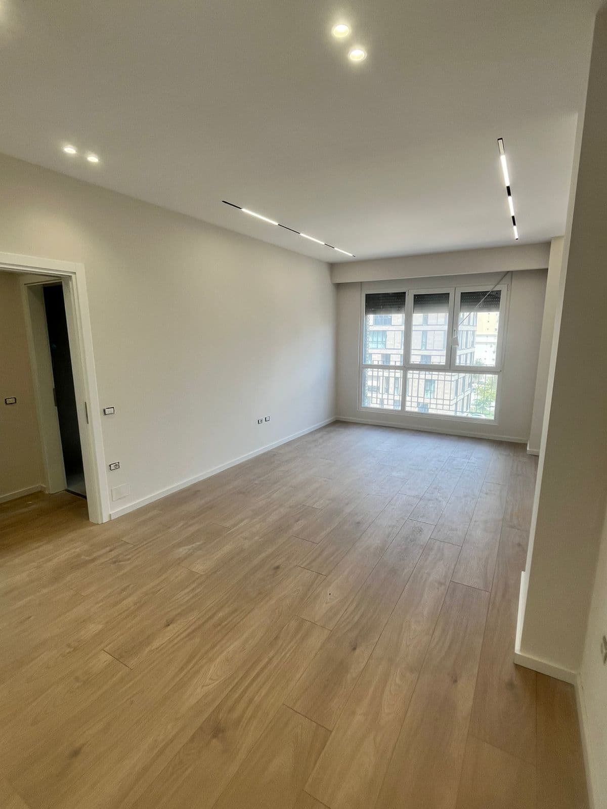 Shitet apartament 1+1 tek Fusha e Aviacionit (IBN Residence) 2