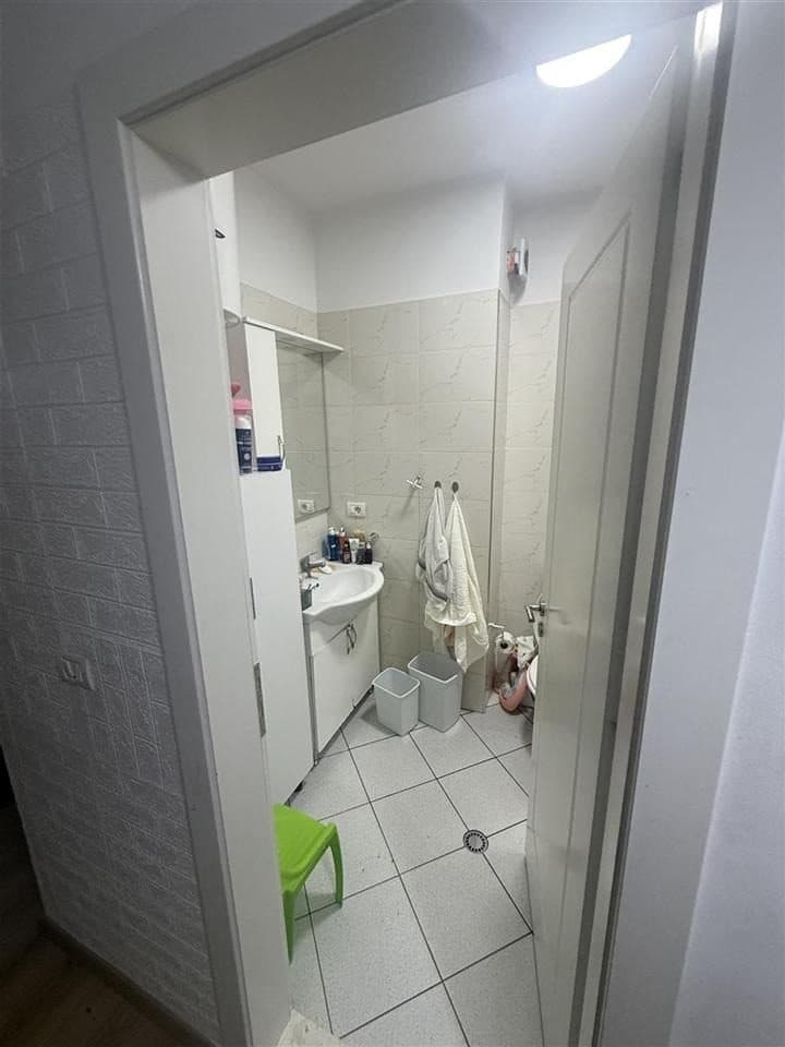 Shitet apartament 2+1 ne Yzberisht 4