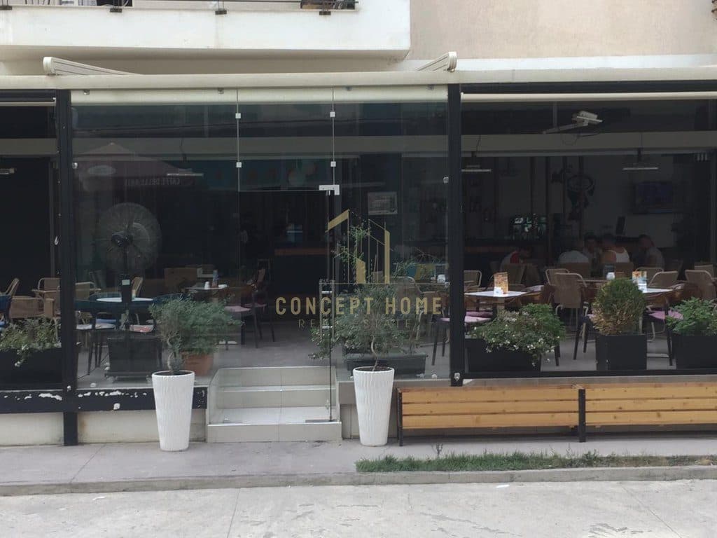 Jepet me qira një lokal funksional në zonën e Yzberishtit, me një sipërfaqe prej 350m², i përshtatshëm për aktivitete të ndryshme si bar, restorant, lounge, ose biznese të ngjashme. 2
