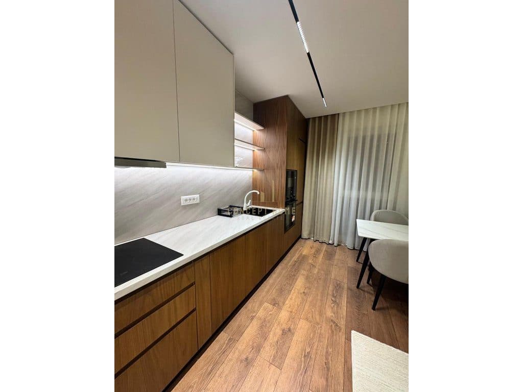 Apartament me qera 2+1+post parkimi ne Xhamllik. 2
