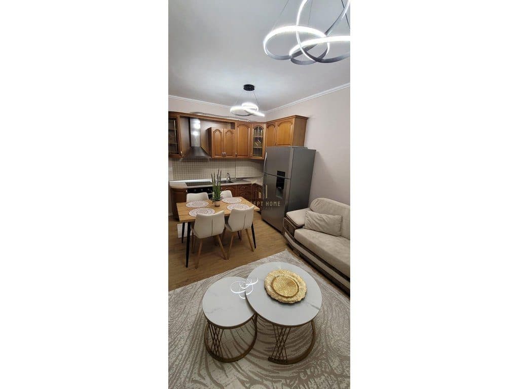 Jepet apartament me qera 2+1+2 te Komuna Parisit 2