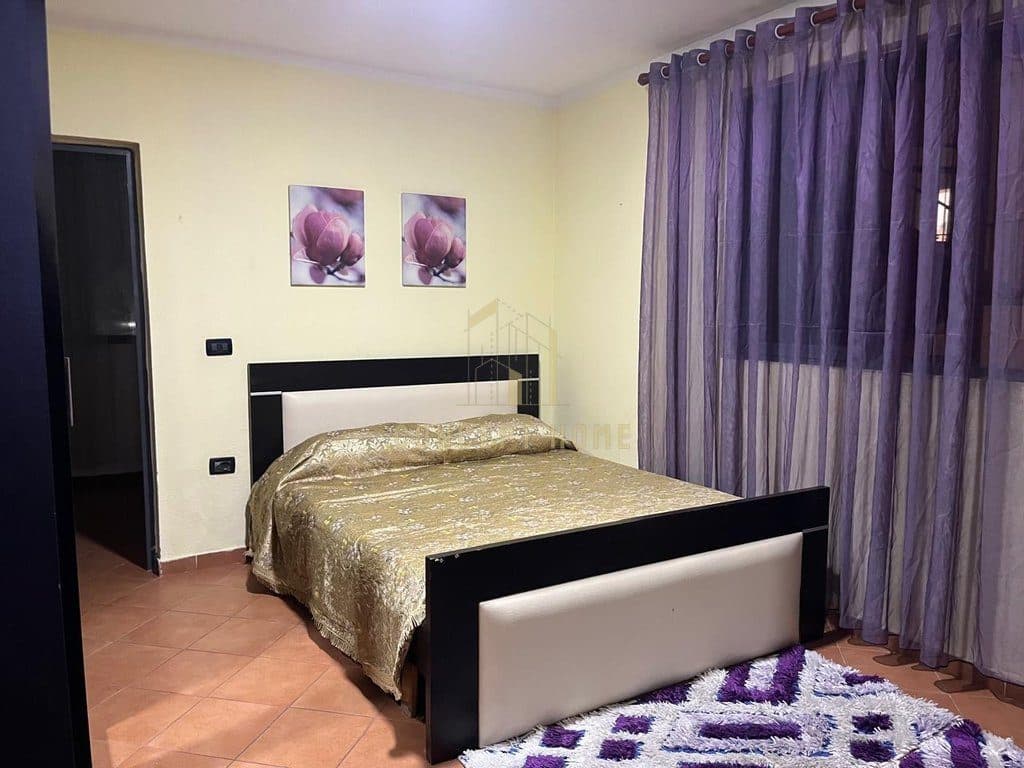 Jepet me qera apartament 1+1 tek Bulevardi Zogu i Pare. 3