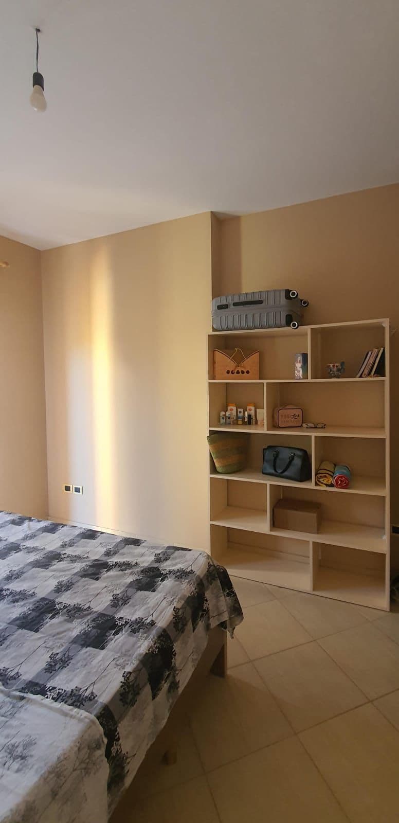 Jepet me qera apartament 1+1 Prane Kalit te Trojes , Vlore