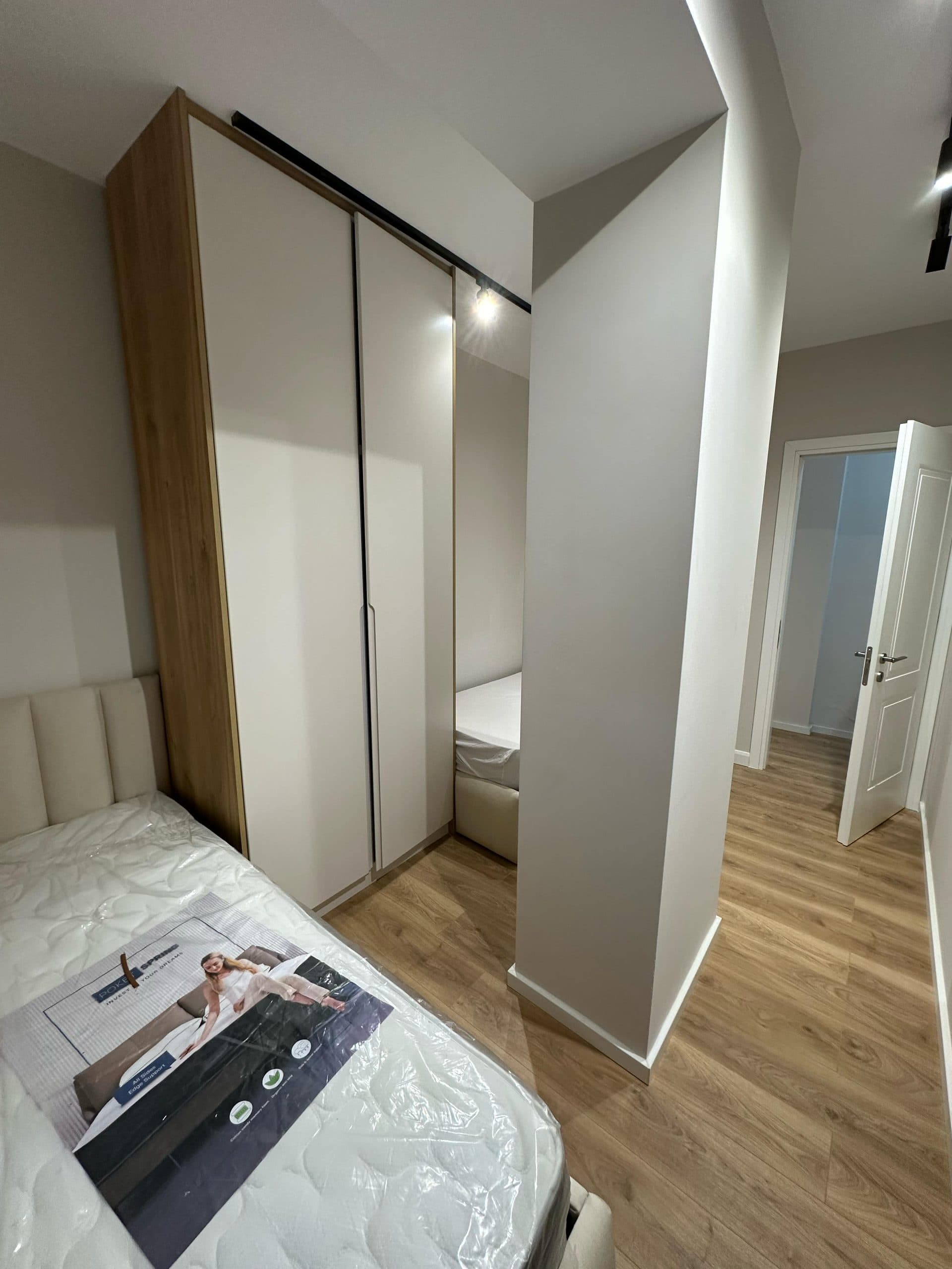 Apartament 2+1 Me Qira tek Rruga e Kavajes, përballë " Kompleksit Delijorgji" Tiranë - 900€ | 95 m² 4