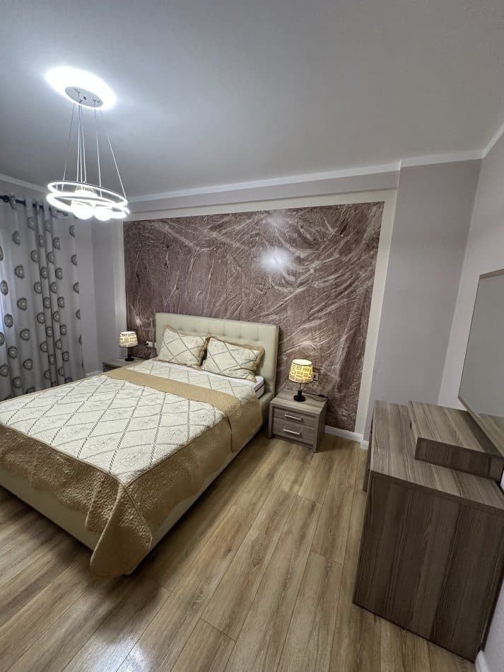 Shitet Apartament 2+1 Kombinat