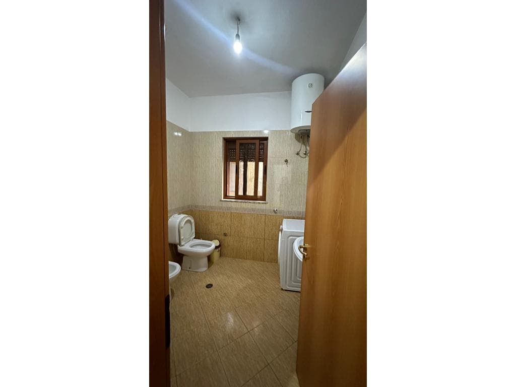 Shtepi Private 1+1 me qera - Astir 4