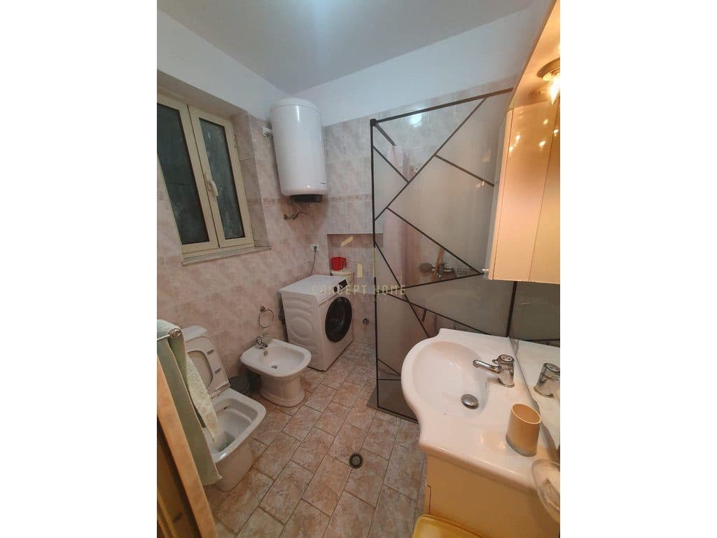 Jepet me qera apartament 2+1 Ali Dem 3