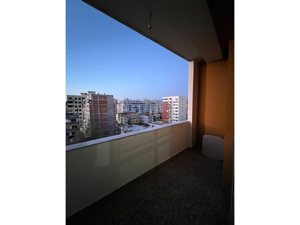 Shitet apartament 2+1 ne 2