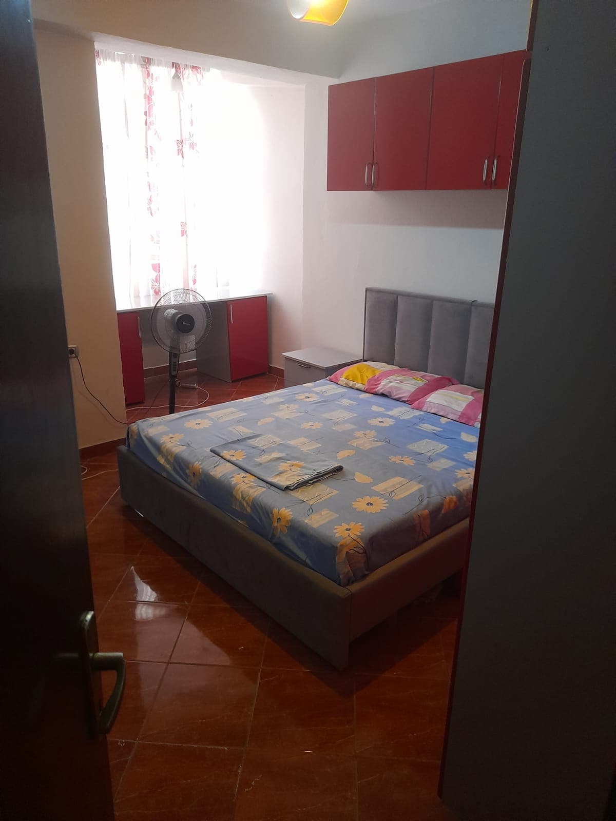Jepet me qera Apartament 1+1 ne Astir