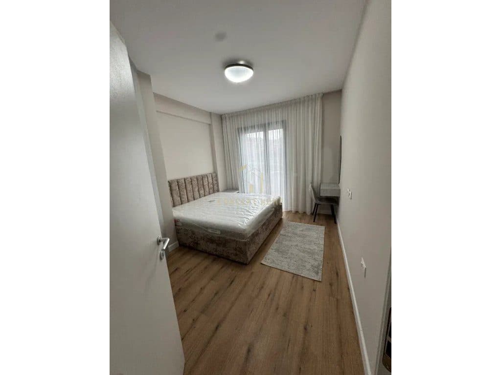 Apartament 1+1 me qera tek Liqeni i Thate. 4