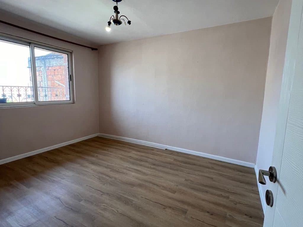 Shitet Apartament 2+1 ne Porcelan 2