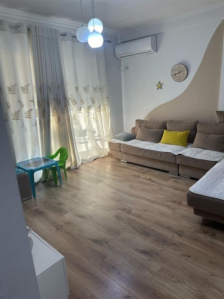 Shitet apartament 2+1 ne Yzberisht