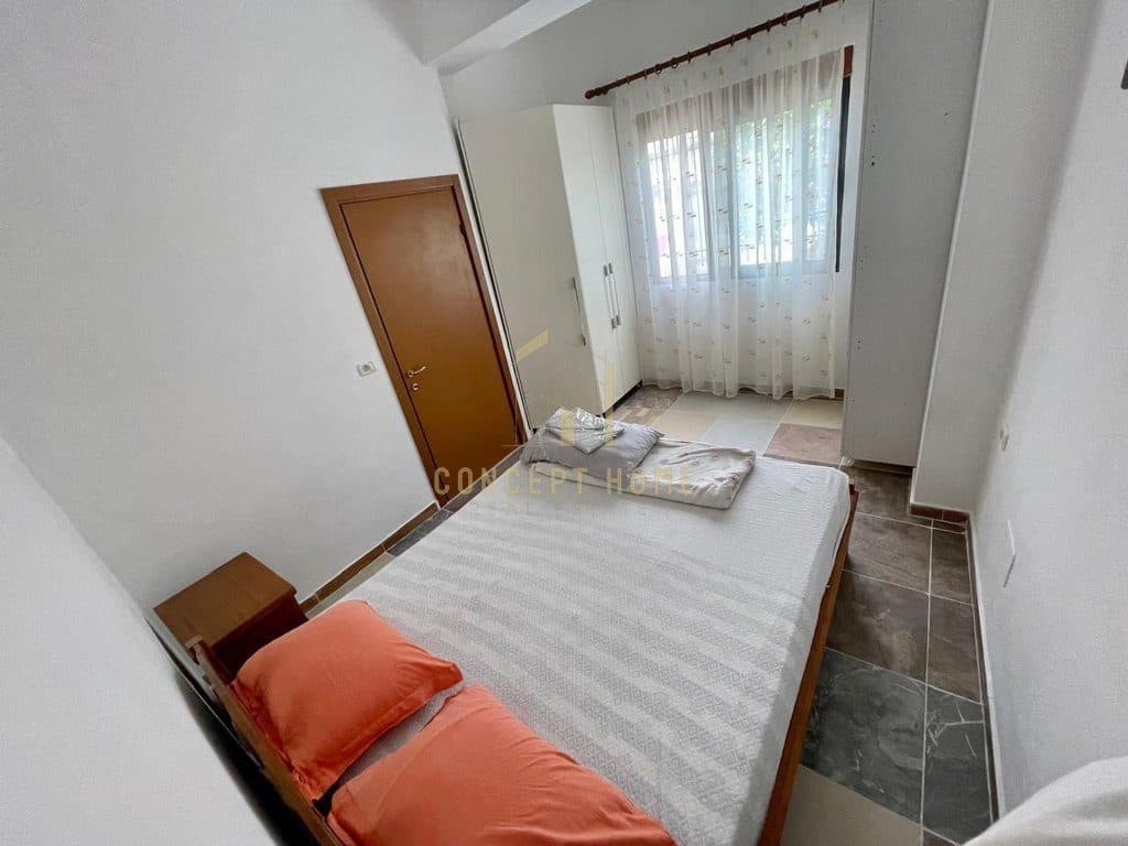 Jepet me qera shtepi private 2+1 ne rrugen 5 maji 2