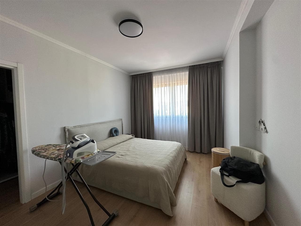 Jepet me qera apartament 2+1+2 tek Rruga e Durresit 3
