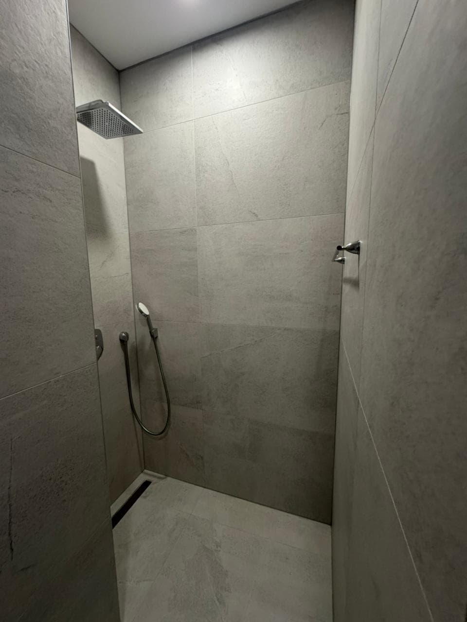 Jepet me qera apartament 2+1 + Parkim Liqeni Thate ( Forest Residence) 3