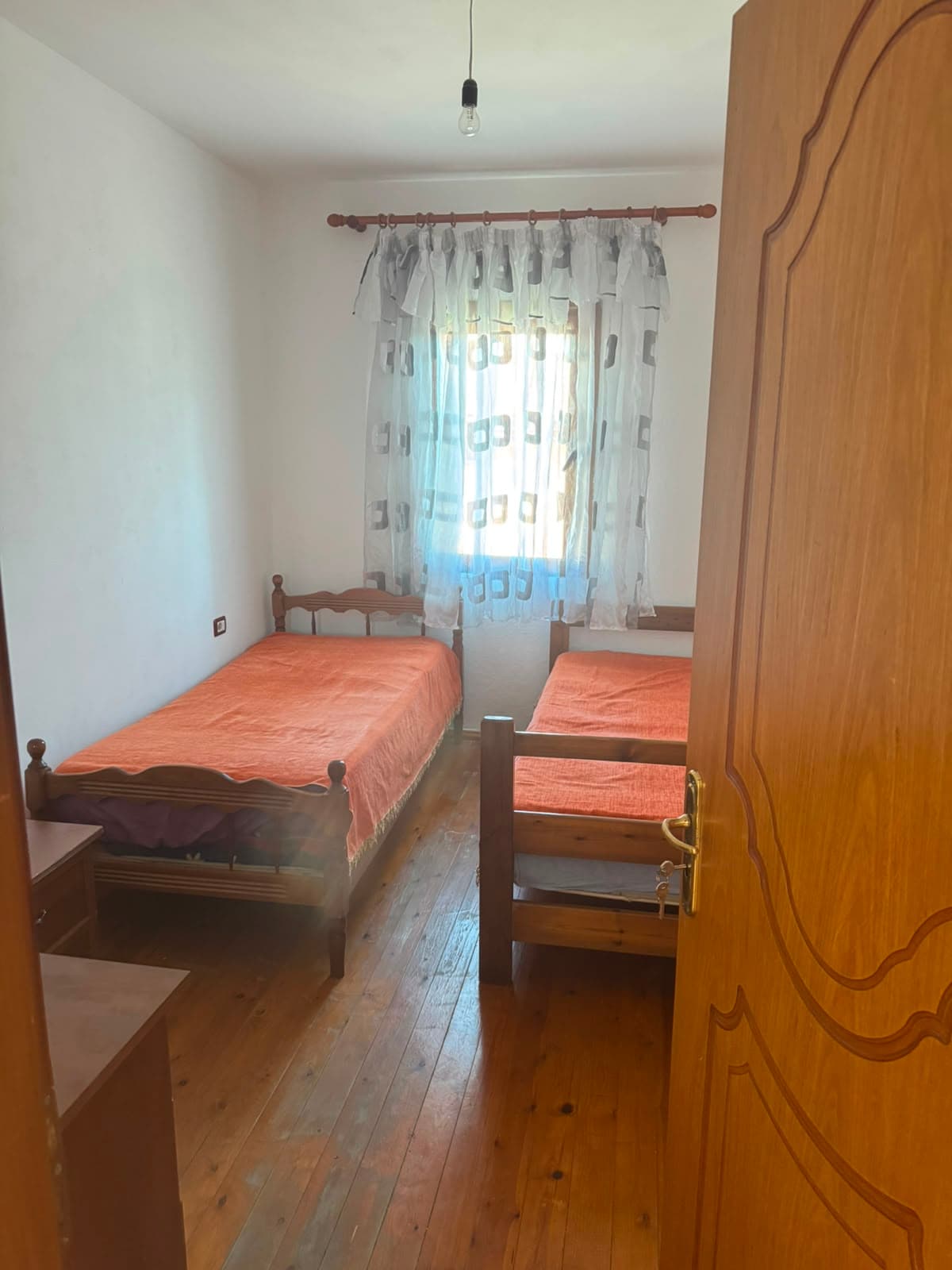 Jepet me qera Apartamenti 2+1 ne Allias/Cmimi: 38.000Leke/ muaj 2