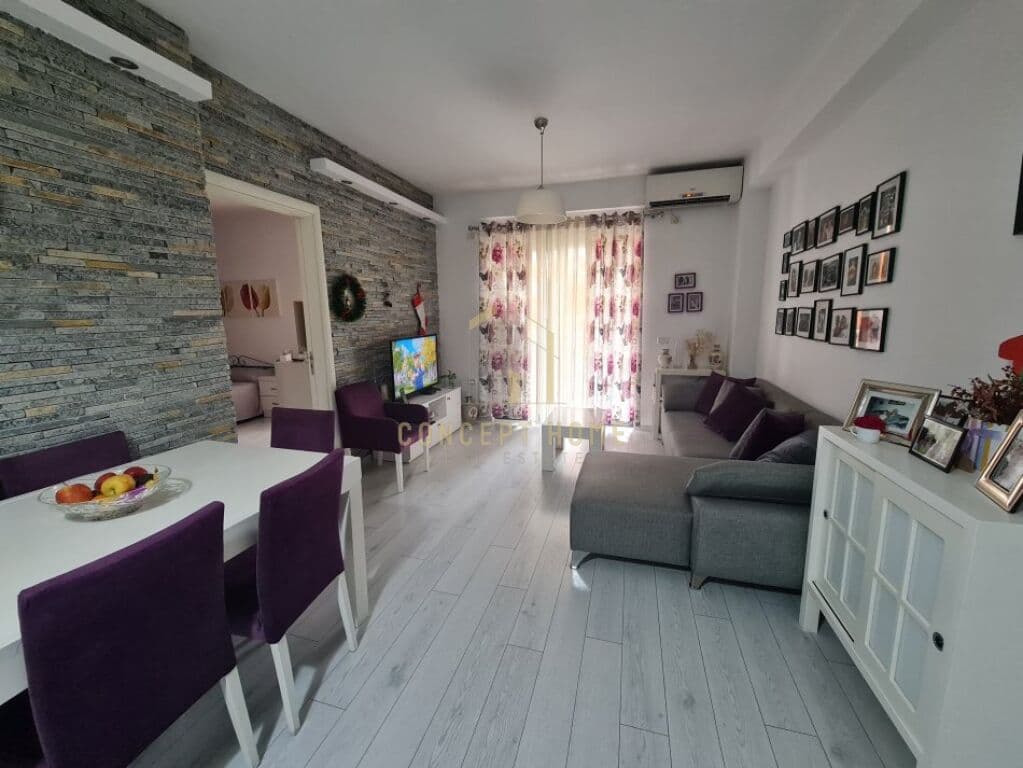 Shitet apartament 2+1 Ne Yzberisht 2