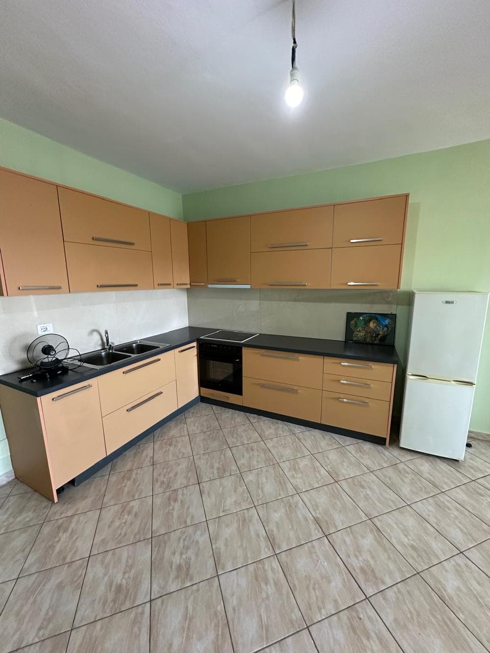Apartament 2+1 për Qira në Kthesa e Kamzës, Tiranë - 500€ | 128 m² 4