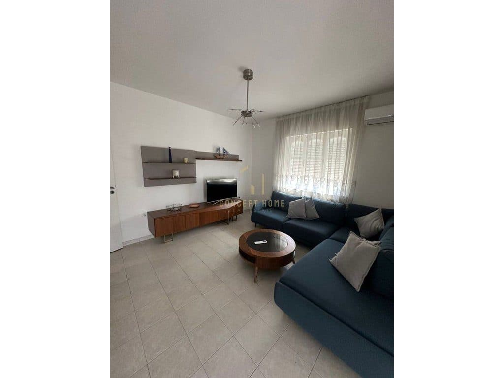 Jepet me qera apartment 2+1 tek Pazari i Ri
