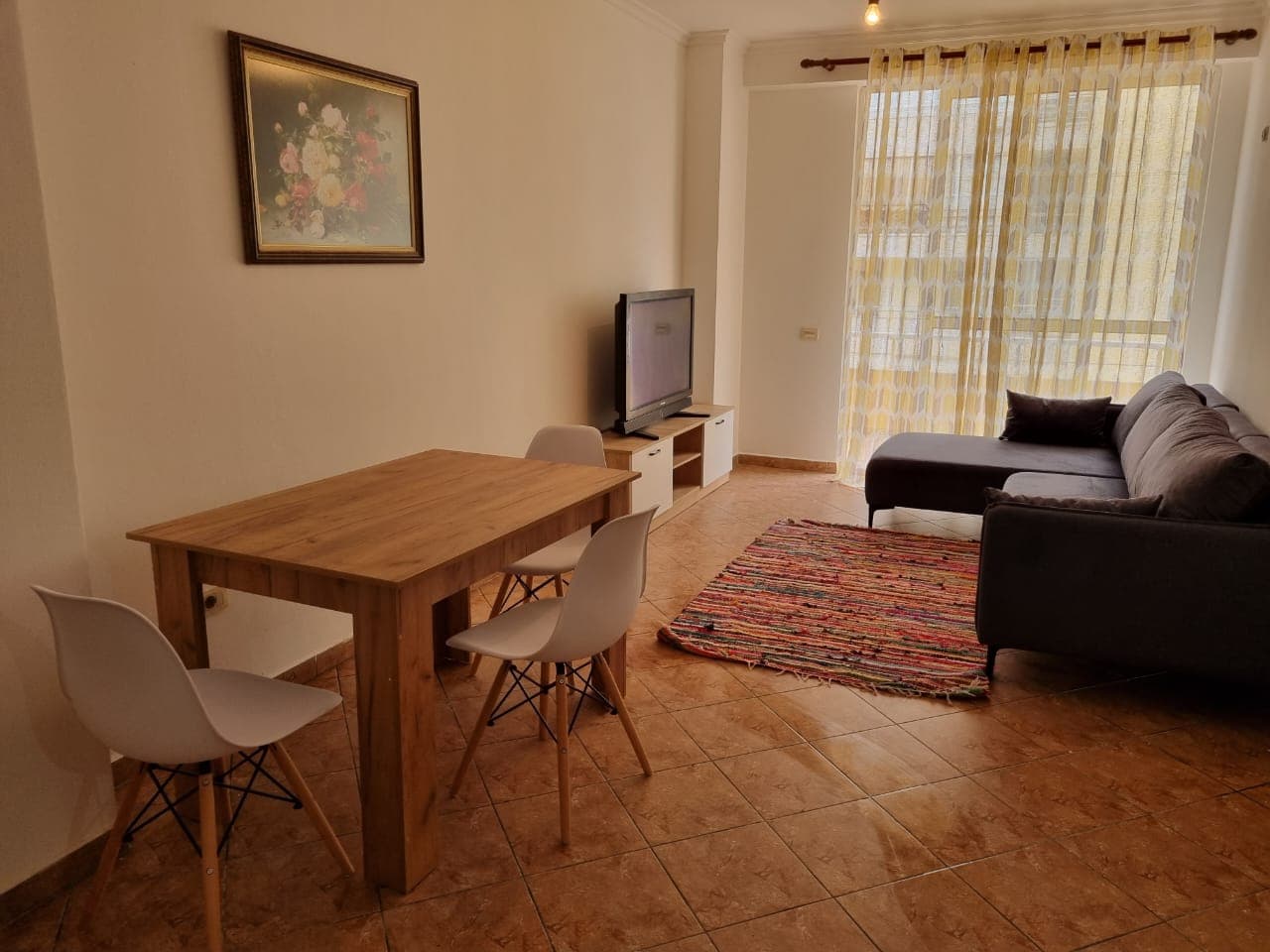 Jepet apartament me qera 2+1 Ne Astir 3