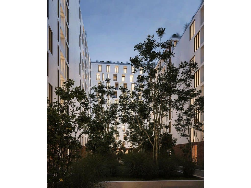 Shitet Apartament 1+1 tek Fusha e Aviacionit 2
