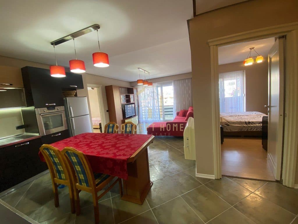 Jepet Apartament me qera 2+1 tek Komuna e Parisit