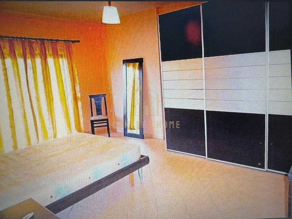 Shitet apartament 1+1 prane Pazarit te Ri 1