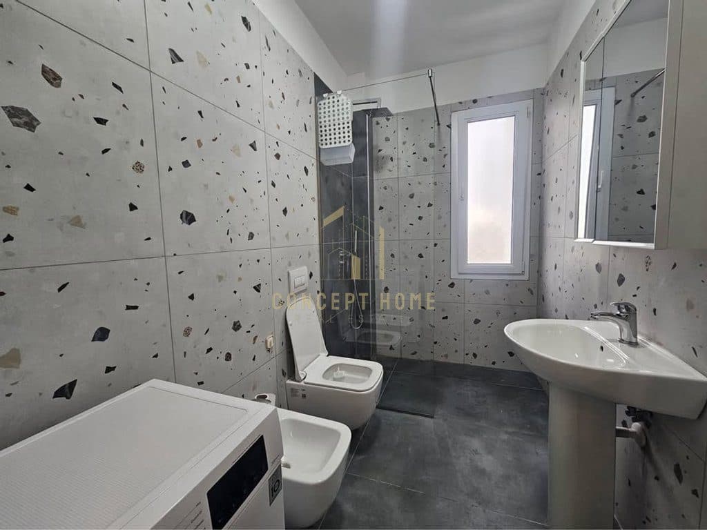 Jepet me qera apartament 3+1 tek Ish Fusha Aviacionit 4