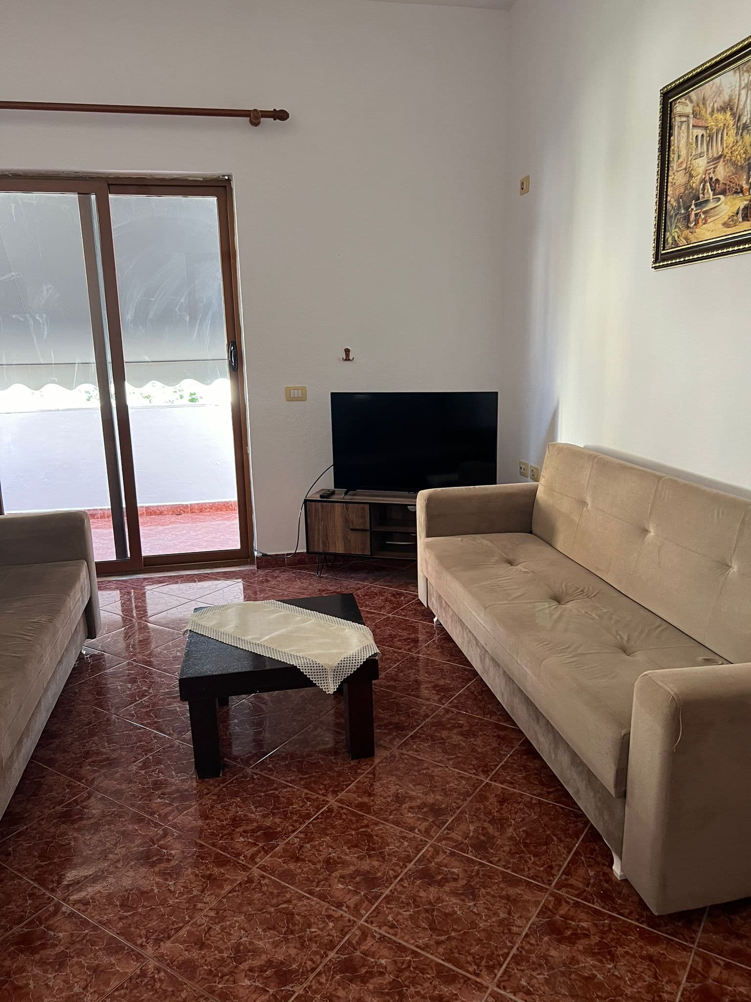 Shtepi 1+1 me Qira në Ali Demi, Tiranë - 300€ | 85 m² 2
