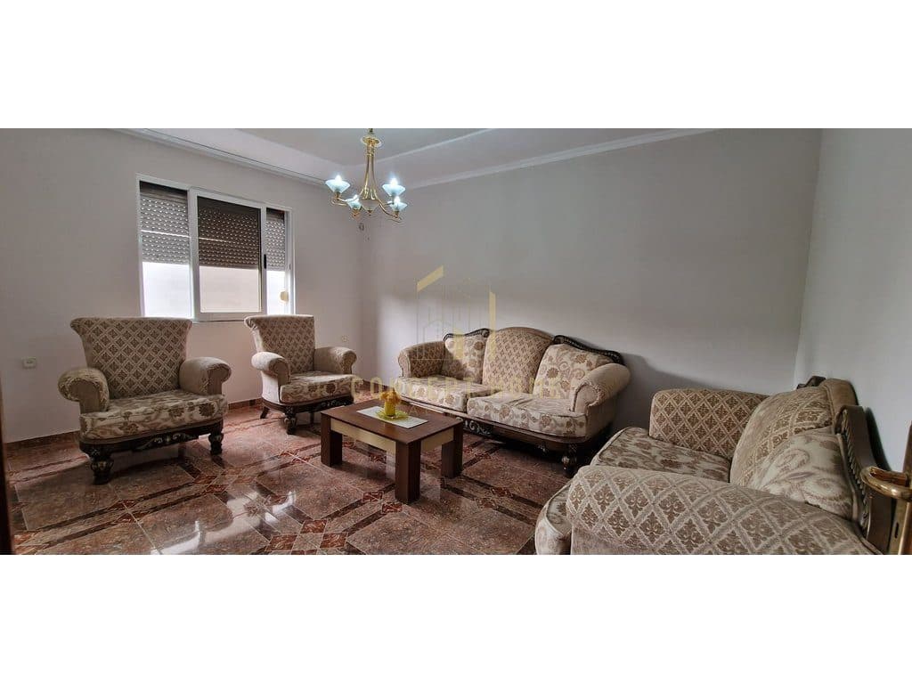 Jepet me qera apartament 2+1 perballe Delijorgjit 2