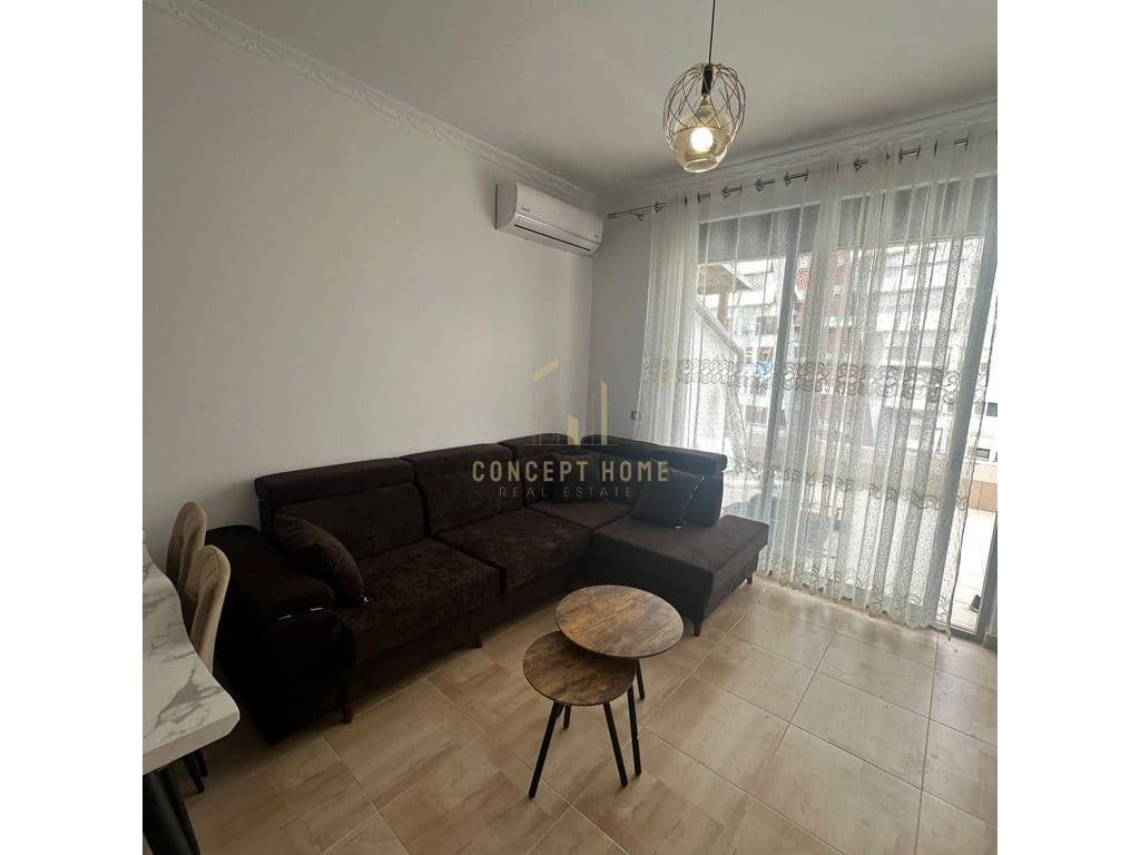 Jepet me qera apartament 3+1+2 ne Xhamllik