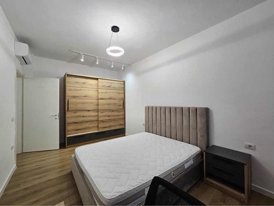 Jepet me qera apartament 3+1 tek Ish Fusha Aviacionit 3